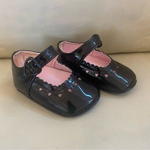 Trimfoot Co patent leather infant shoe